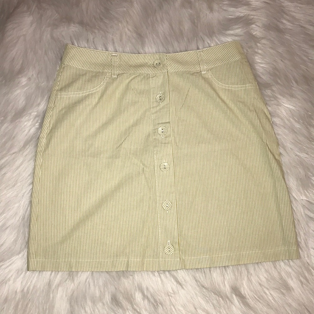 LAST CHANCE❗️ F21 Pinstripe Skirt